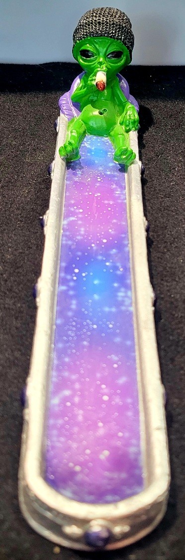 Cosmic Chronic Burner – 9” Alien Smoke Buddy